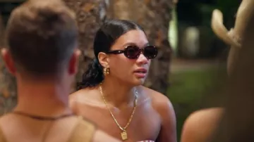 Gafas de sol ovaladas pequeñas y retro polarizadas de Sojos que lleva Lake Rucker, tal como se ve en Southern Hospitality (S04E06)
