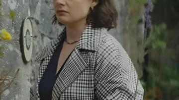Gwyneth Keyworth Valle de la Muerte S01 Americana a cuadros