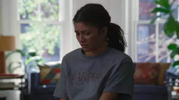 Https://www.101shirts.com/cdn/shop/files/unisex-classic-tee-sport-grey-front-6a1f10554d1ab.jpg worn by Emma Harwood (Zendaya) in The Drama
