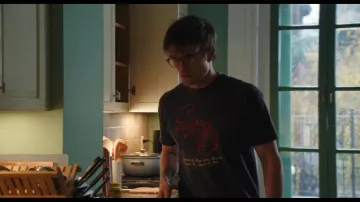 Goya Museeum Vintage 1989 T-Shirt worn by Charlie Thompson (Robert Pattinson) in The Drama