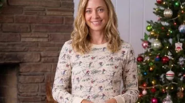 The Four Seasons S02 Erika Henningsen Ski Print Pajamas worn by Ginny (Erika Henningsen) as seen in The Four Seasons (S02)