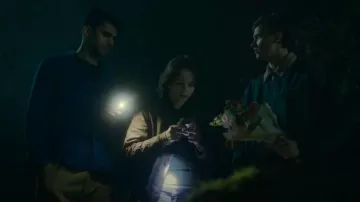 Arket Canvas Overshirt worn by Ravi Singh (Zain Iqbal) as seen in A Good Girl's Guide to Murder (S02E04)