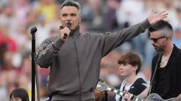 Soccer Aid 2026 Tracksuit of Robbie Williams Robbie Williams in Soccer Aid for UNICEF