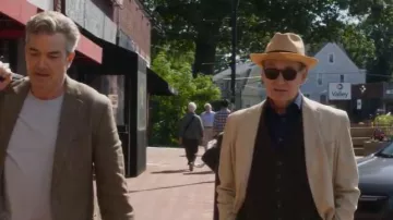Eddie Bauer Twill Cotton Blazer worn by Richard Bean (Kevin Kline) as seen in American Classic (S01E01)