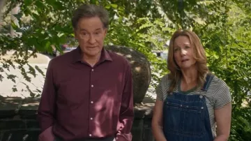 Camiseta Alex Mill Prospect llevada por Kristen Forrest Bean (Laura Linney) vista en American Classic (S01E08)