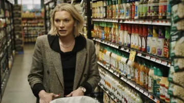 Veronica Beard Brown Plaid Double Breasted Blazer worn by Lindsay Hubbard as seen in In the City (S01E01)