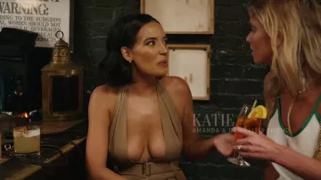 Zara Cargo Top worn by Danielle Olivera as seen in In the City (S01E01)