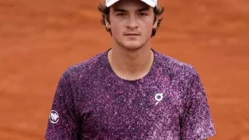 Joao Fonseca 2026 French Open Gradient T-Shirt in Roland-Garros 2026 : L'exploit de João Fonseca qui ÉLIMINE Novak Djokovic au 3e tour !