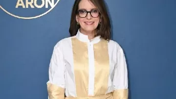 Tina Fey The Tonight Show Starring Jimmy Fallon Shirt in The Tonight Show Starring Jimmy Fallon