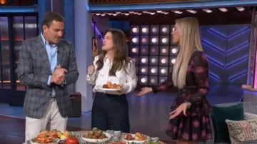 Lafayette 148 Scottie New Yorker Print Silk Twill Button-Up Shirt worn by Kelly Clarkson as seen in The Kelly Clarkson Show on  June 3, 2026