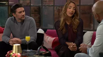 Mini bolso Sancia Aura que lleva Lily Winters (Christel Khalil) como se ve en Los jóvenes y los inquietos el 4 de junio de 2026