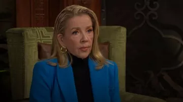 Pendientes de aro de cristal frontales de Alexis Bittar Solanales llevados por Nikki Reed Newman (Melody Thomas Scott) como se ve en The Young and the Restless el 4 de junio de 2026