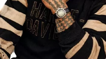 Sweatshirt worn by Self (Jason Momoa) in On the Roam