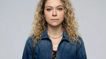 Chaqueta vaquera Tatiana Maslany con Máximo Placer Garantizada llevada por Paula Sanders (Tatiana Maslany) como se ve en Maximum Pleasure Guaranteed (S01)