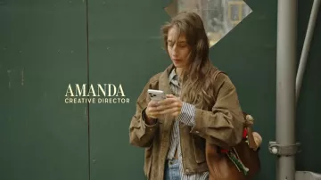 Jellycat Amuseables Croissant Bag Charm worn by Amanda Batula as seen in In the City (S01E03)