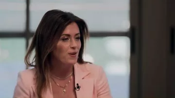 Alice + Olivia lake Fitted Blazer worn by Chloe Melas as seen in Today on June 11, 2026