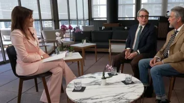 Alice + Olivia Andrew Pant worn by Chloe Melas as seen in Today on  June 11, 2026