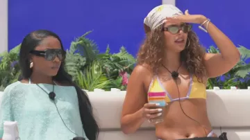Moda Minx Contrast Cove Daffodil & Lilac Basic Triangle Bikini usado por Mica Harris tal y como se ve en Love Island (S13E03)