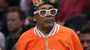 Spike Lee New York Knicks VS Atlanta Hawks Shirt of Spike Lee in Spike Lee joins Mike Tirico, Reggie Miller after New York Knicks take Game 4 in Atlanta | NBA on NBC