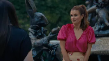 Blusa Ulla Johnson Eleni usada por Maddie Townsend (JoAnna Garcia) como se ve en Sweet Magnolias (S05E01)