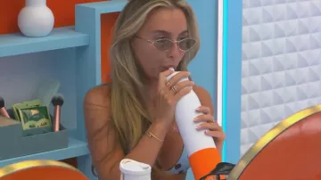 Miu Miu Logo Sunglasses worn by Yasmin Hadlow as seen in Love Island (S13E03)