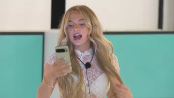 Stradivarius Short Sleeve Qipao Style T Shirt worn by Robyn Langton as seen in Love Island (S13E03)