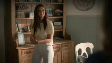 Frame Le Slim Palazzo Modernist Pocket High-Rise Wide-Leg Jeans worn by Maddie Townsend (JoAnna Garcia) as seen in Sweet Magnolias (S05E05)