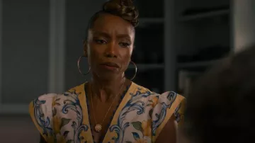 Madewell Seashell Pendant Necklace worn by Helen Decatur (Heather Headley) as seen in Sweet Magnolias (S05E09)