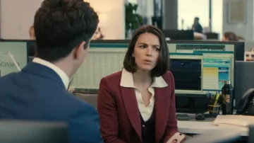 Veronica Beard Hosanna Hosanna Dickey Blackhand de Tweed usada por AJ Pascarelli (Ella Hunt) como se ve en No apto para el trabajo (S01E05)