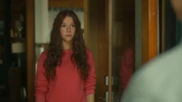 Re/done Oversized Crewneck Rosso worn by Young Percy Fraser (Juliette Hawk) as seen in Every Year After (S01E01)