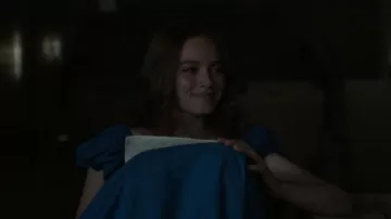 Vestido Dôen Quinn que lleva Percy Fraser (Sadie Soverall) como se ve en Every Year After (S01E04)