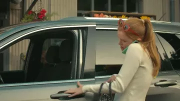 Gafas de sol Gucci ovaladas de 52mm que lleva Delilah (Abigail Cowen) como se ve en Every Year After (S01E05)