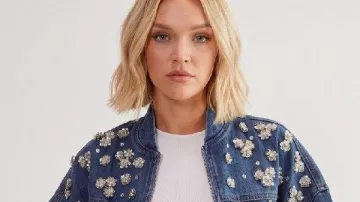 Los Enamorados de América Dallas Cowboys S03 Savannas Chaqueta vaquera Dastrup tal como se ve en LOS ENAMORADOS DE AMÉRICA: Animadoras de los Dallas Cowboys (T03)