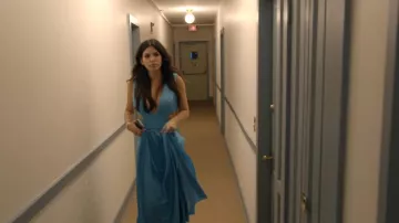Vestido de atardecer PatBo llevado por Jo-Ellen Tiberi como se ve en Las verdaderas amas de casa de Rhode Island (S01E12)