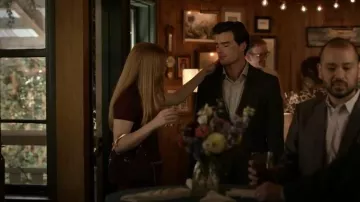 Bolsa Aldo Falissi que lleva Delilah (Abigail Cowen) como se ve en Every Year After (S01E08)