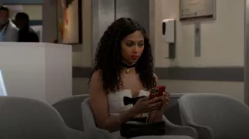 Robe Kiera d’Effie Kats portée par Kat Richardson (Colby Muhammad) telle que vue dans Beyond the Gates (S02E110)