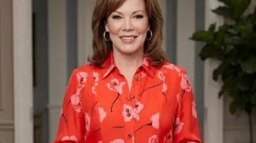 Americas Sweethearts S03 Kelli Finglass Floral Print Shirt in AMERICA'S SWEETHEARTS: Dallas Cowboys Cheerleaders (S03)