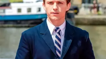 Tom Holland Flamante Nuevo Día Ámsterdam 2026 Blazer