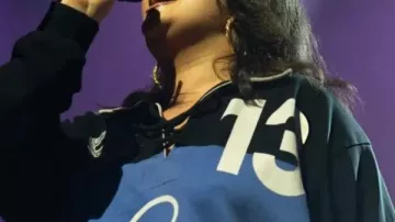 Sudadera Lola Young O2 Academy Glasgow 2026