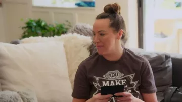 James Mae You Make Loving Fun camiseta corta negra usada por Kristen Doute, vista en The Valley (S03E12)