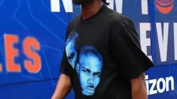 Ariel Hukporti New York Knicks Championship Parade T-Shirt