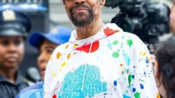 Walt Frazier NY Knicks Championship Parade Hoodie