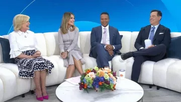 Camisa de botones de Carolina Herrera con ribetes revolventes que lleva Anne Thompson, vista en Today el 22 de junio de 2026