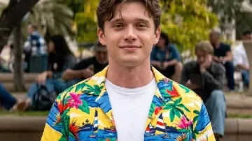 Nick Robinson Voicemails for Isabelle Hawaiian Shirt worn by Wes (Nick Robinson) as seen in Voicemails for Isabelle