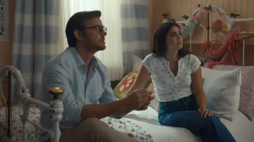 Haut en maillot H&M Pointelle porté par Alice Dhawan (Sadie Laflamme-Snow) tel que vu dans The Way Home (S04E04)