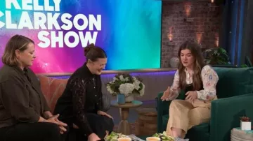 Chanel Cashmere Top worn by Kelly Clarkson as seen in The Kelly Clarkson Show on June 22, 2026
