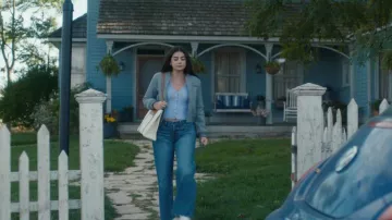 Cardigan côtelé raccourci à gap porté par Alice Dhawan (Sadie Laflamme-Snow) tel que vu dans The Way Home (S04E05)