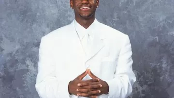 Traje blanco del draft NBA de LeBron James