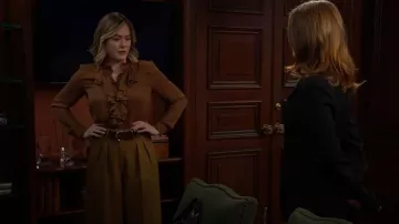 Pantalones Altuzarra Dash usados por Hope Logan (Annika Noelle) como se ve en The Bold and the Beautiful (S39E192)