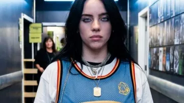Billie Eilish Hit Me Hard and Soft Blue Jersey con BILLIE EILISH – HIT ME HARD AND SOFT: THE TOUR (EN DIRECTO EN 3D) | Tráiler oficial 2 (película de 2026)